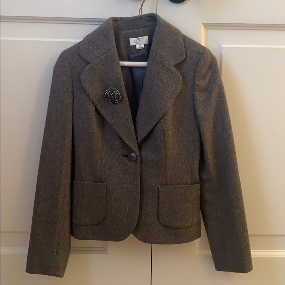 Ann Taylor Loft Petite brown tweed suit jacket.